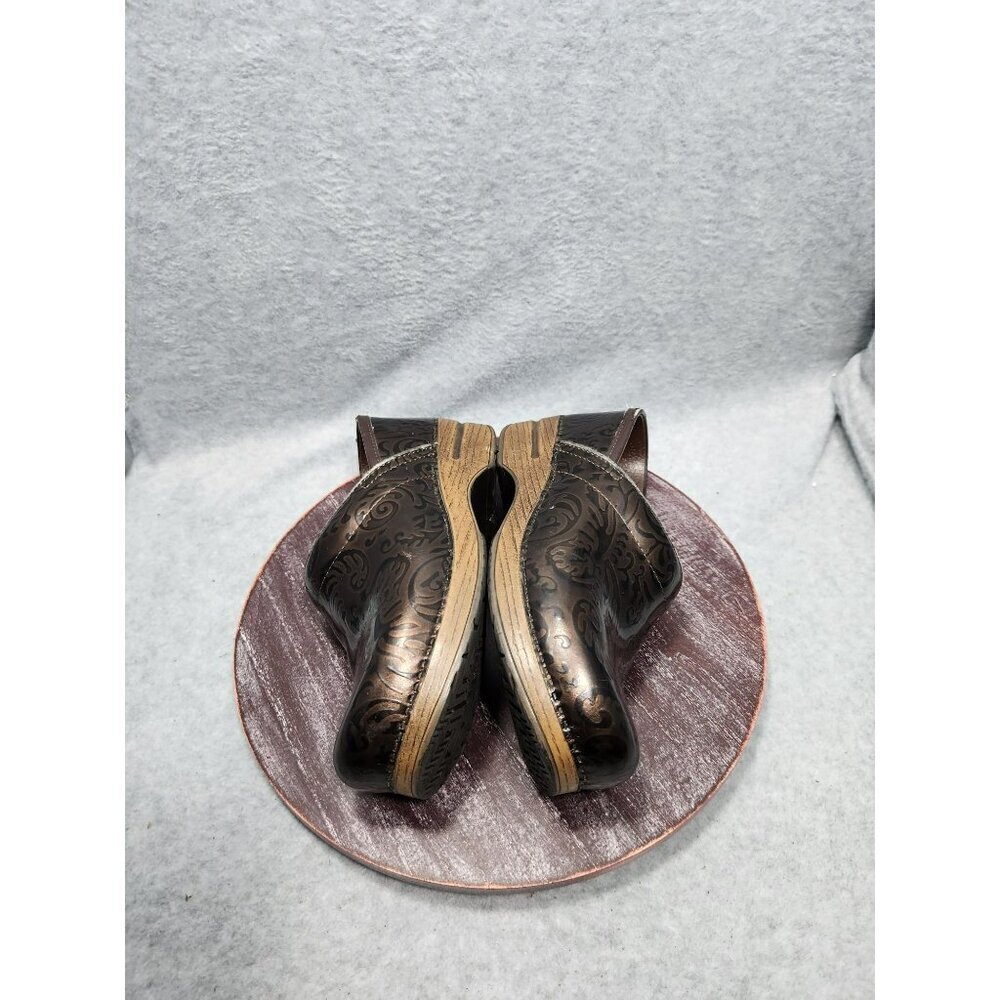 Dansko Womens Brown Leather Clogs With Embossed Floral Design - Size 39 - Picture 13 of 13